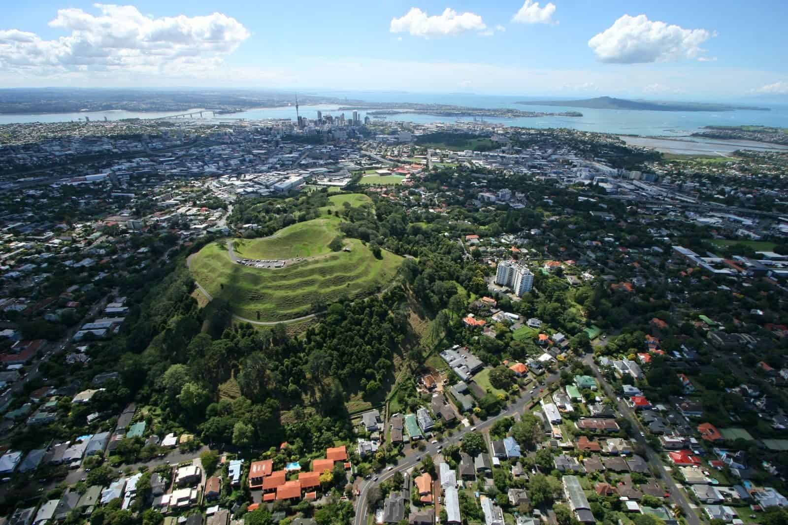 Maungawhau / Mt Eden from the air. Read fact sheet #6: Ngā Maunga.